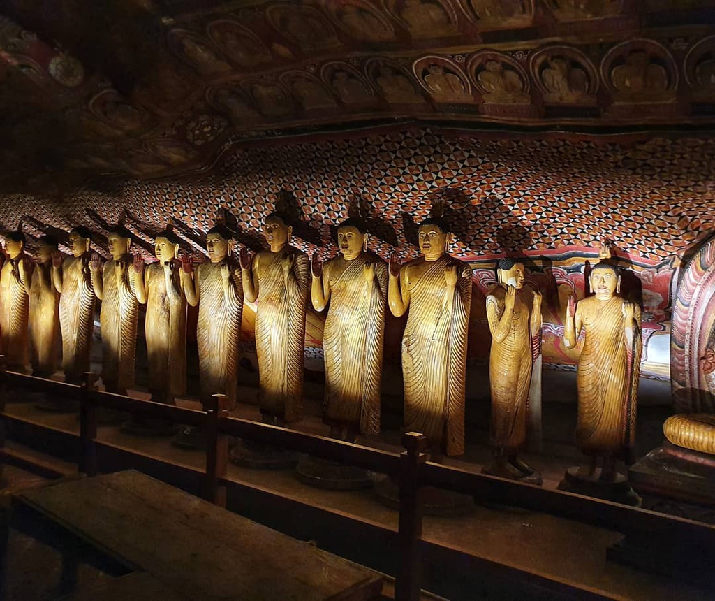 Khu den nam duoi khoi da khong lo hinh anh 4