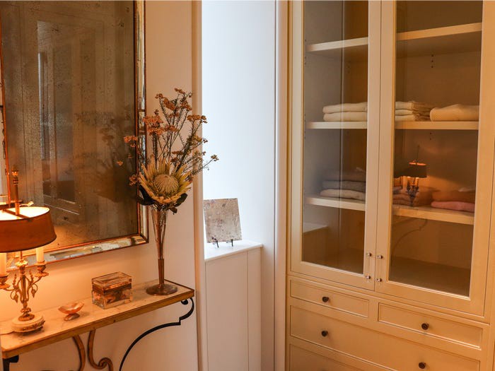 Ben trong toa nha mong nhat hanh tinh, cao hon 435 m hinh anh 10