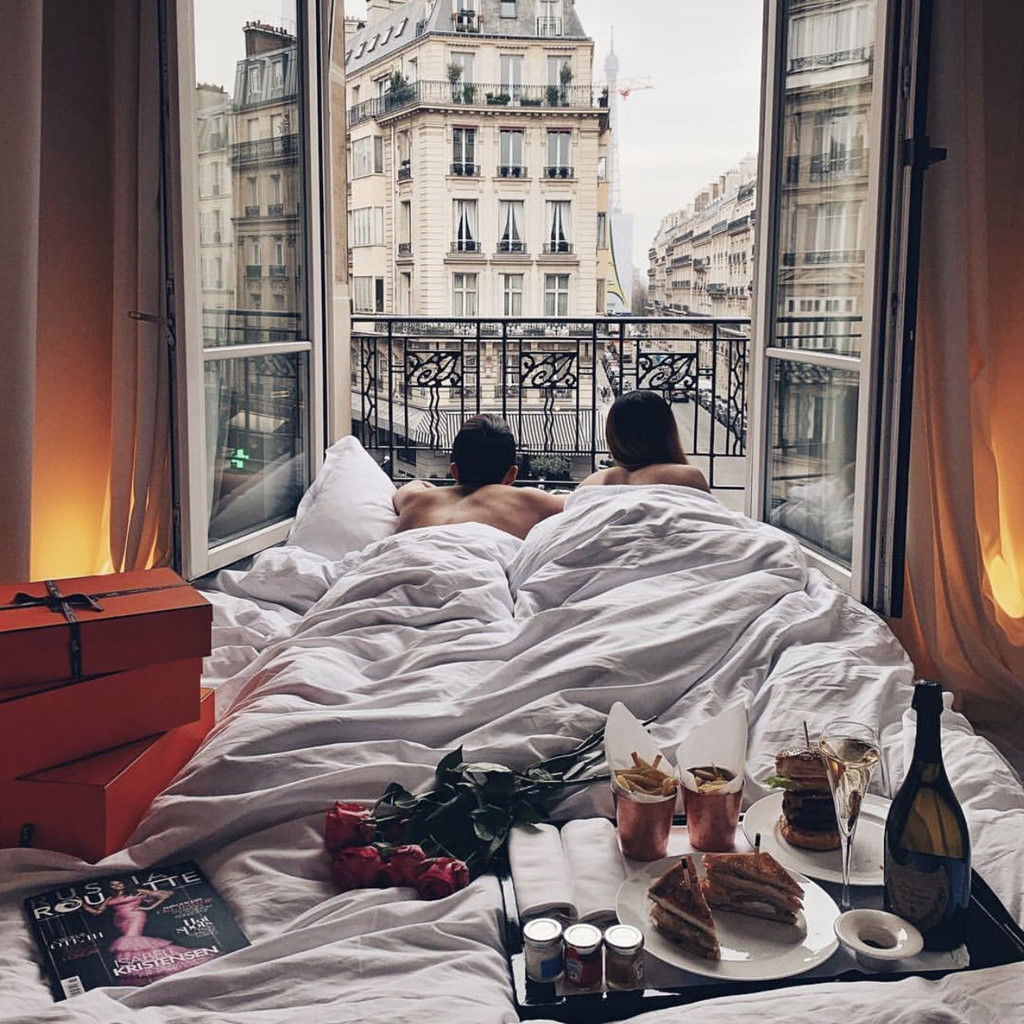 Khach san co o cua sang chanh, nhin thang thap Eiffel hinh anh 9