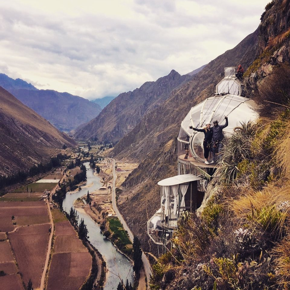 Thach thuc long can dam voi khach san lo lung tren nui hinh anh 3