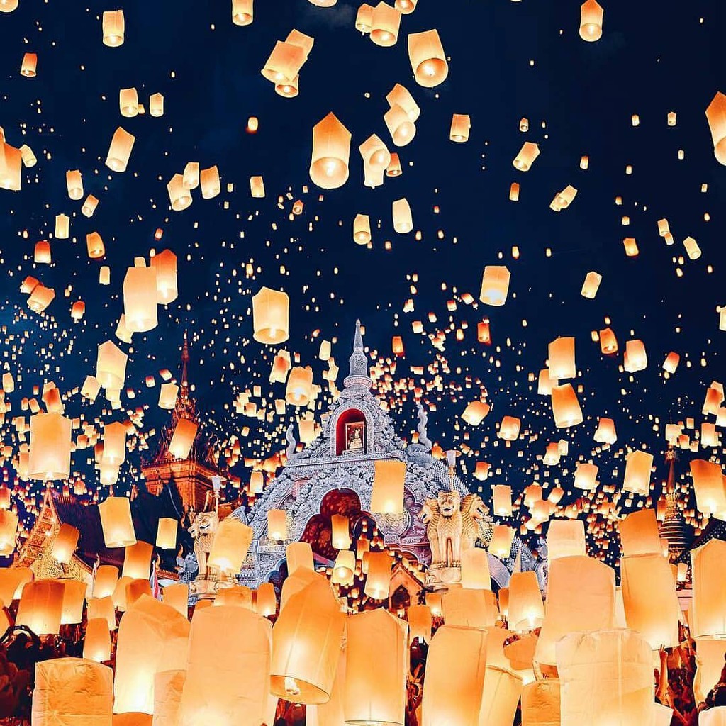 Dem huyen ao trong le hoi den troi hut khach o Thai Lan hinh anh 10