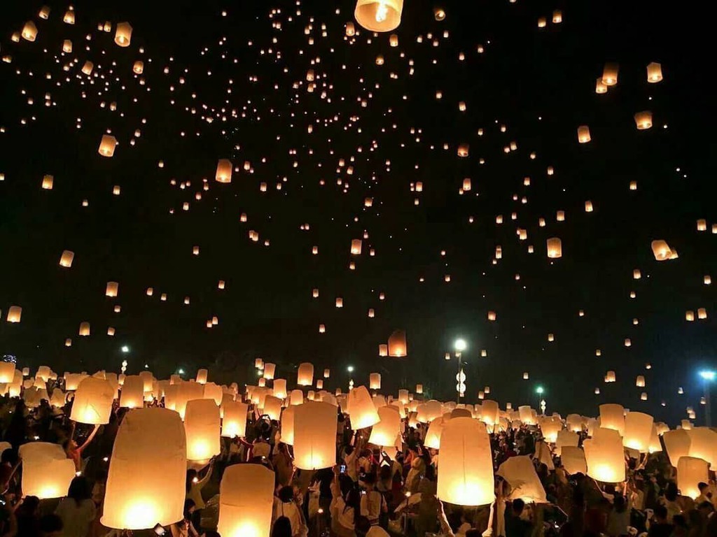 Dem huyen ao trong le hoi den troi hut khach o Thai Lan hinh anh 15