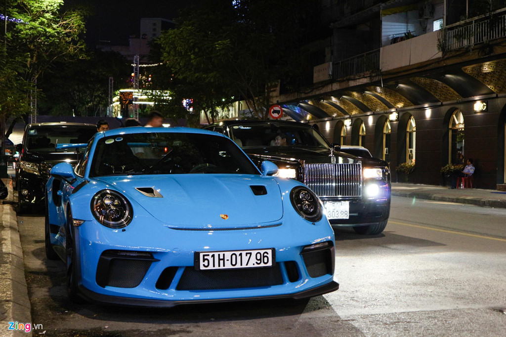 Sieu xe Porsche 911 GT3 RS mau xanh la doc nhat xuong pho Sai Gon hinh anh 6 