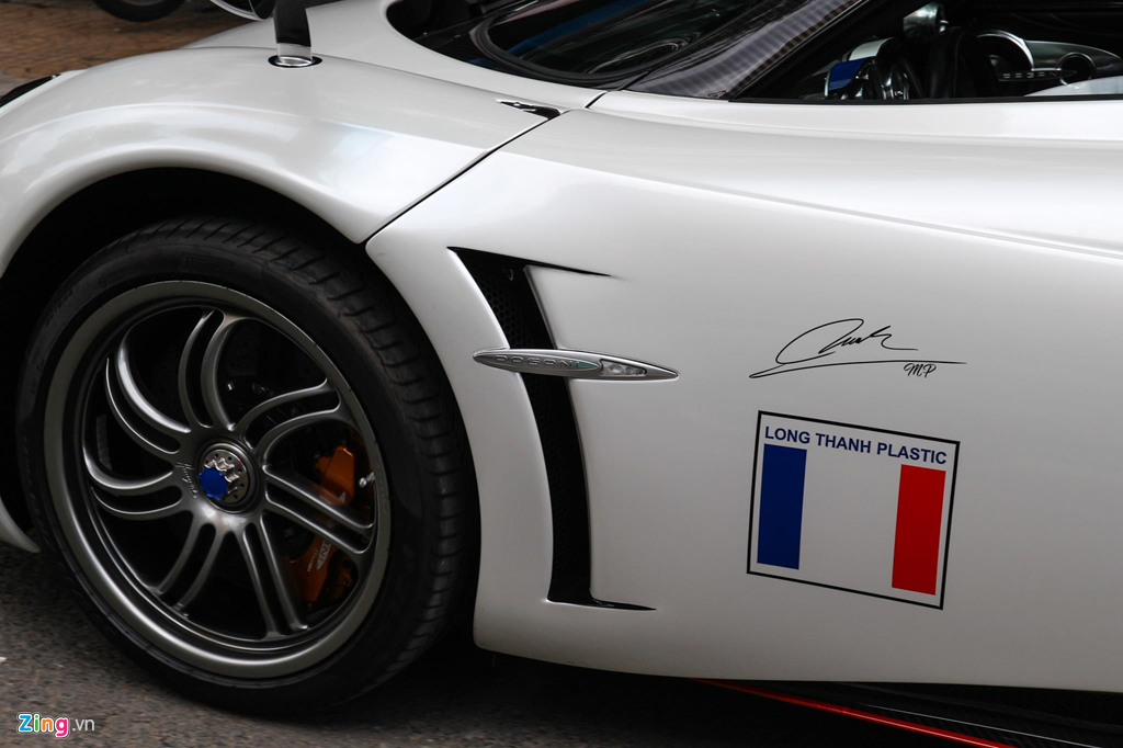 Khong dua dau, Pagani Huayra la 'khach' tai le cuoi con gai Minh Nhua hinh anh 5