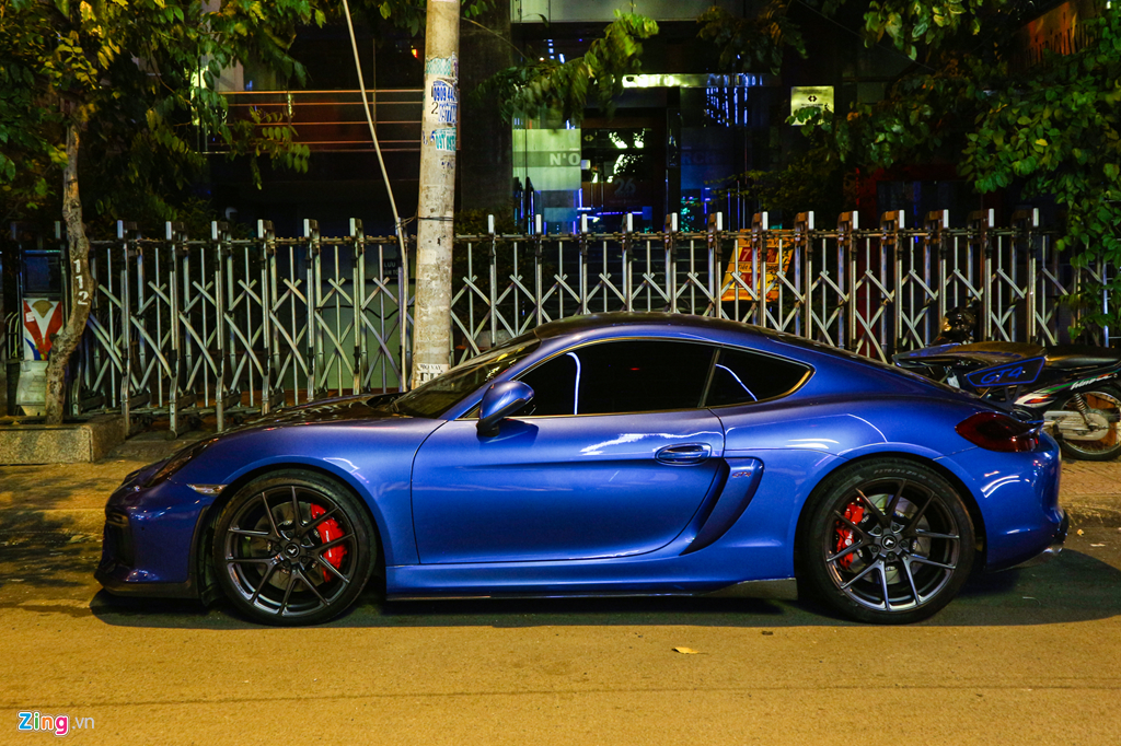 Can canh Porsche Cayman do phong cach xe dua o TP.HCM hinh anh 2