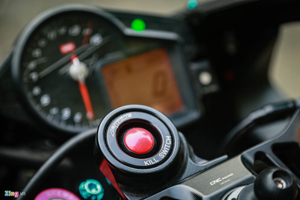 Aprilia RSV4 do theo phong cach MotoGP ton 400 trieu hinh anh 7 RSV4_GP_zing_(15).jpg