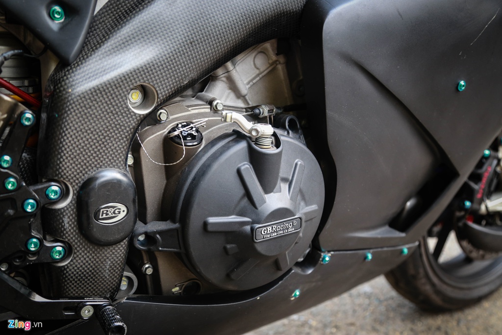 Aprilia RSV4 do theo phong cach MotoGP ton 400 trieu hinh anh 13 RSV4_GP_zing_(24).jpg
