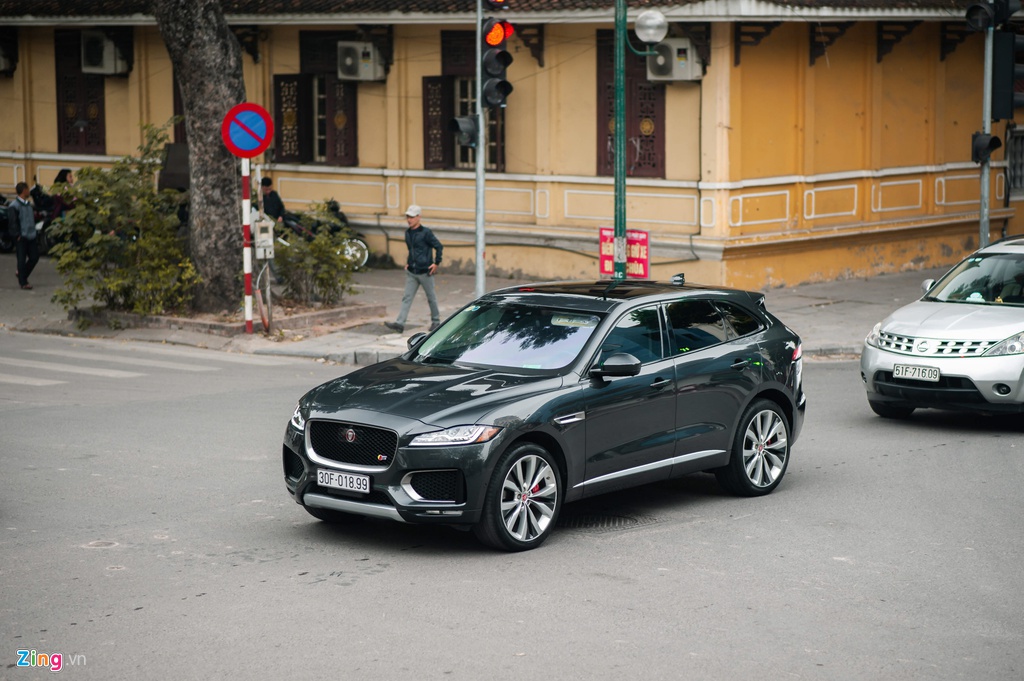 SUV hang sang Jaguar F-Pace S doc nhat VN xuat hien tren pho Ha Noi hinh anh 2 Jaguar_F_Page_SLine_zing_1_.jpg