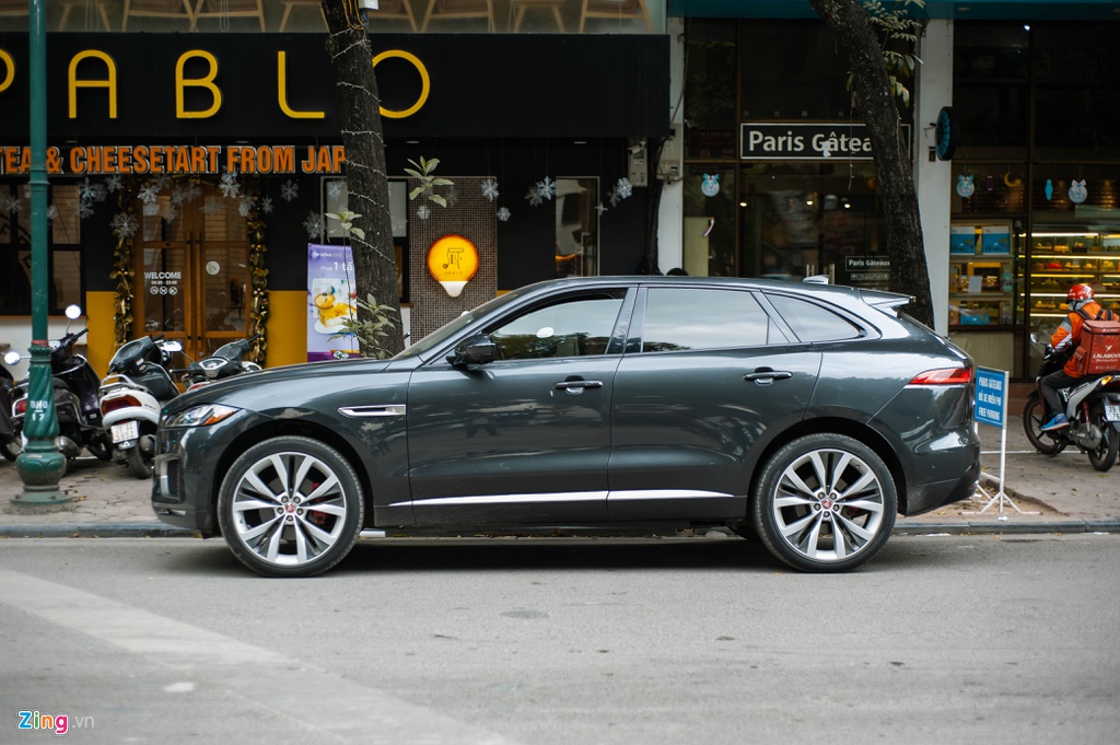SUV hang sang Jaguar F-Pace S doc nhat VN xuat hien tren pho Ha Noi hinh anh 6 Jaguar_F_Page_SLine_zing_26_.jpg