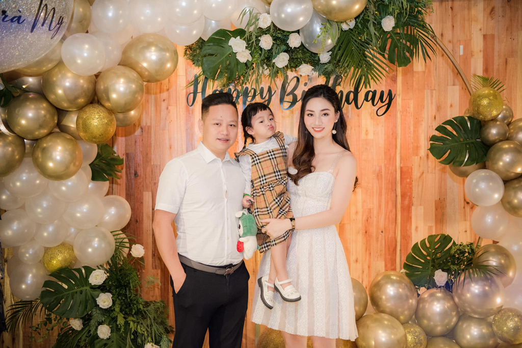 Top 5 Hoa hau Hoan vu Viet Nam - nguoi roi showbiz, nguoi cuoi dai gia hinh anh 5