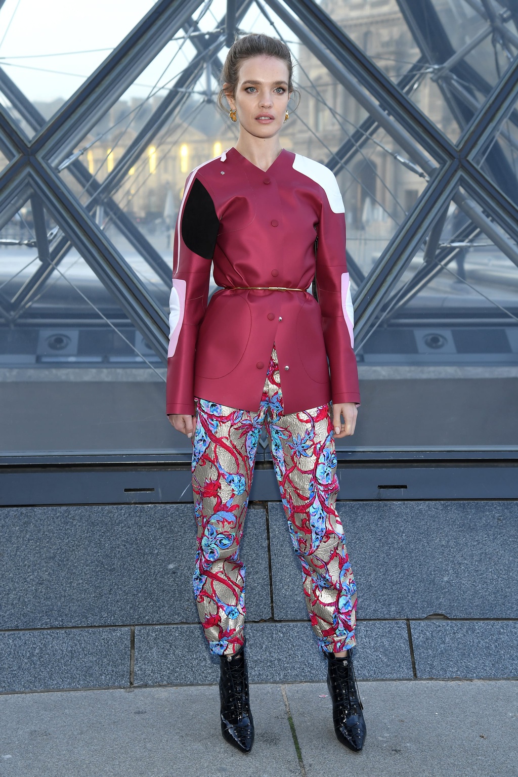 Nhan sac sieu mau vua dinh hon con trai ty phu the gioi hinh anh 13 Natalia_Vodianova_Louis_Vuitton_Fall_2019.jpg