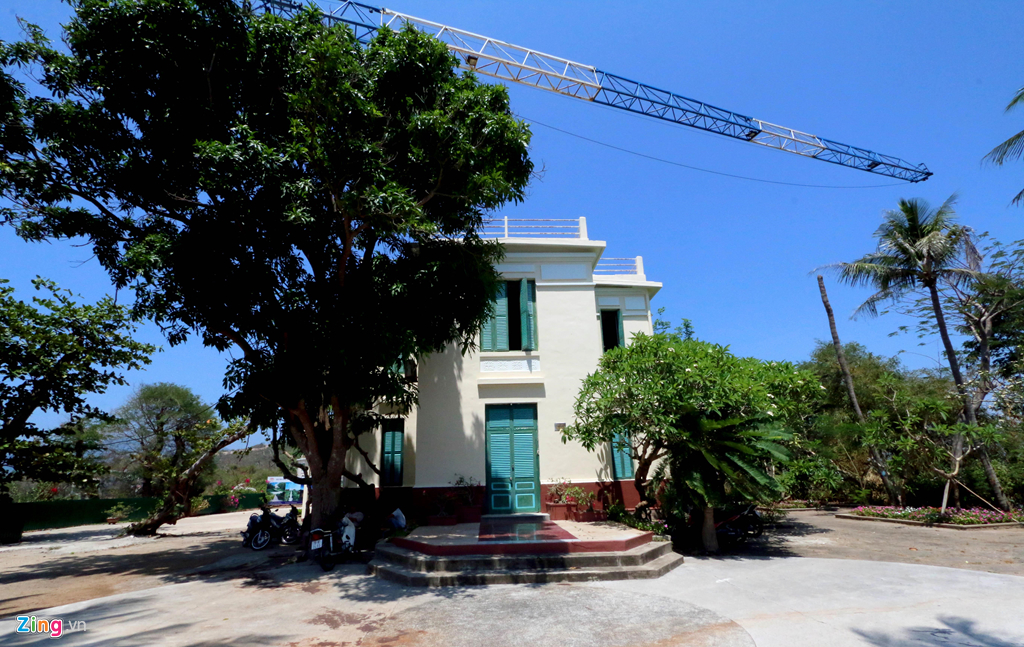 Di tich lau Bao Dai bi cao troc, hoang tan lanh leo hinh anh 7