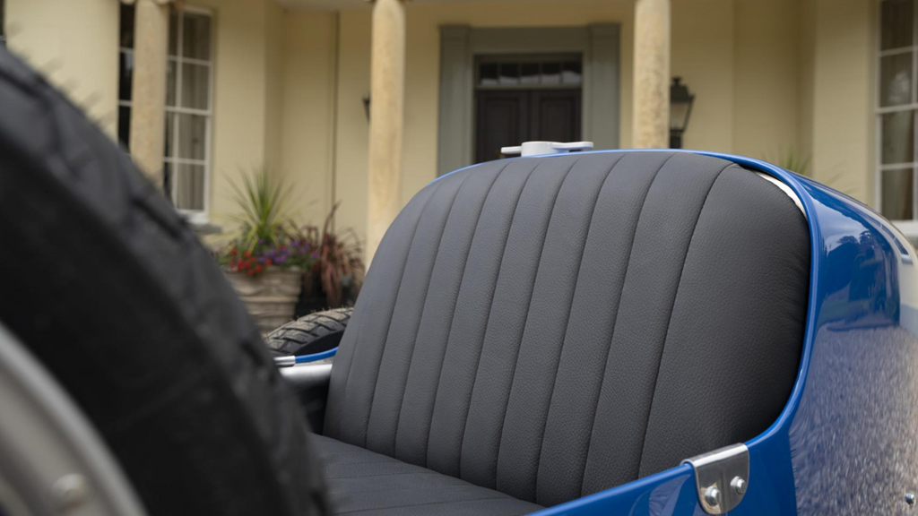 Bugatti ra mat xe chay dien gia chi 33.000 USD hinh anh 8