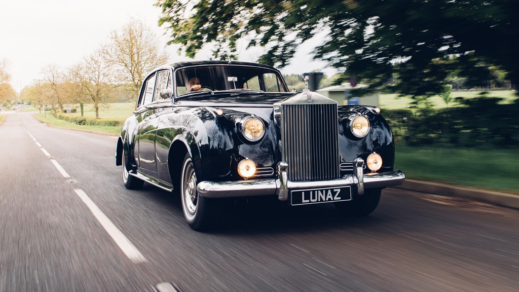 Hoi sinh oto co bang dong co hien dai va hang loat cong nghe moi hinh anh 2