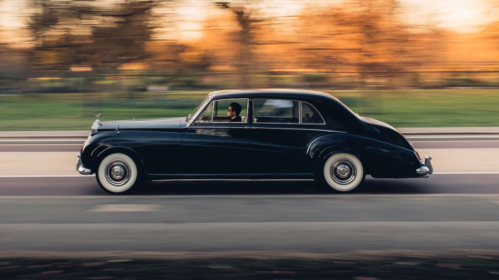 Hoi sinh oto co bang dong co hien dai va hang loat cong nghe moi hinh anh 3