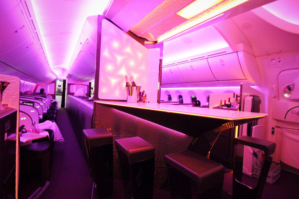 6 quay bar sang trong tren phi co cua cac hang hang khong cao cap hinh anh 5