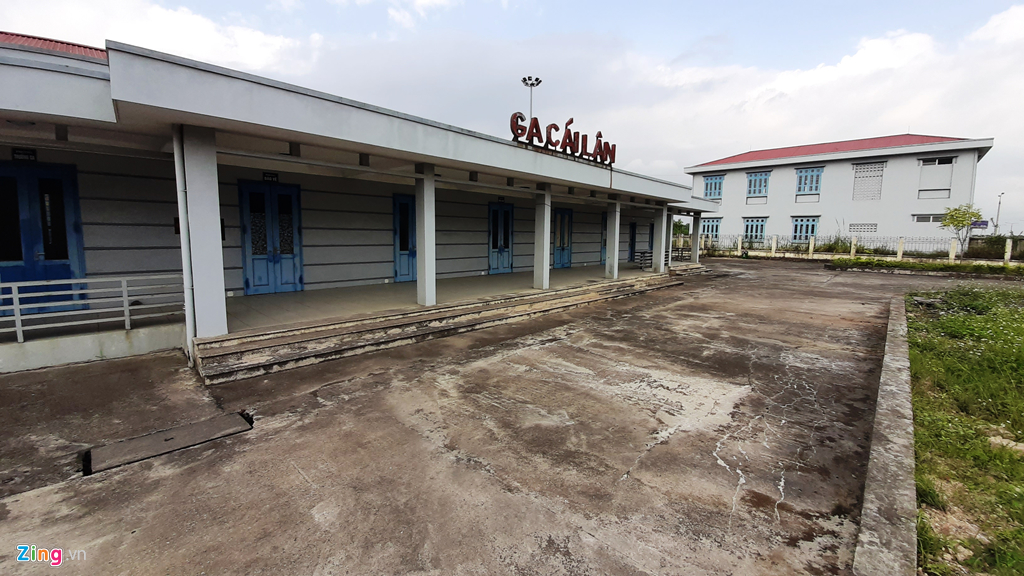 Ga duong sat 5 nam khong co bong tau hinh anh 3