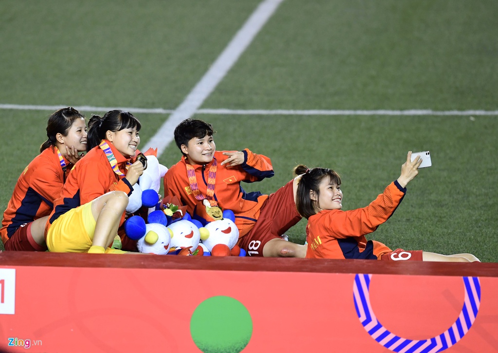 Tuyen nu Viet Nam nhi nhanh tren buc nhan HCV SEA Games hinh anh 5