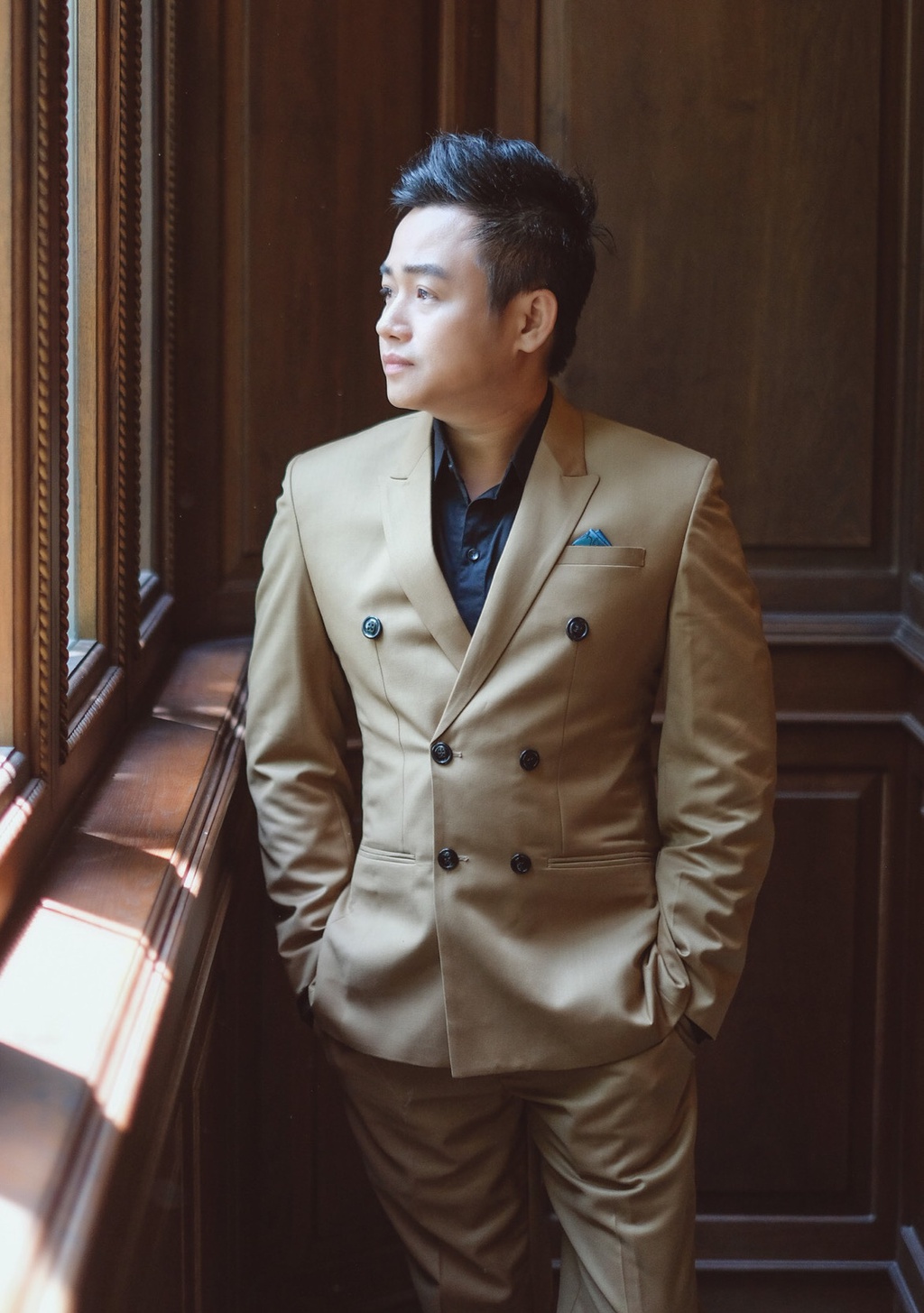 Huu Tin bac toc, kiet suc khi vuong no nan anh 2