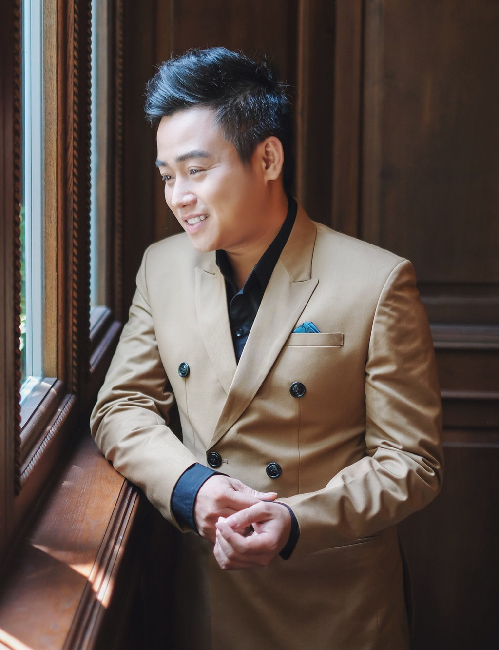 Huu Tin bac toc, kiet suc khi vuong no nan anh 3