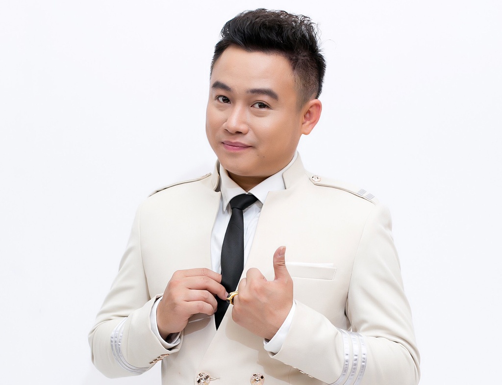 Huu Tin bac toc, kiet suc khi vuong no nan anh 4