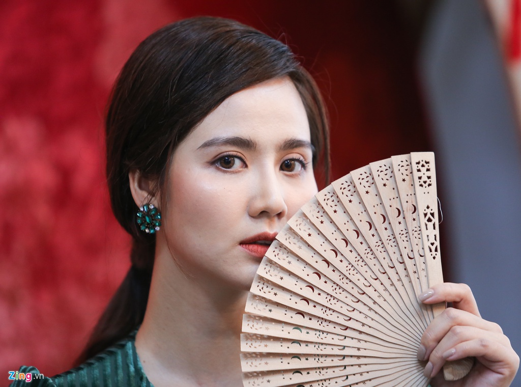 Huyen Lizzie sau ly hon: 'Minh noi loan cung chang sao' hinh anh 4 IMG_1359_zing.jpg