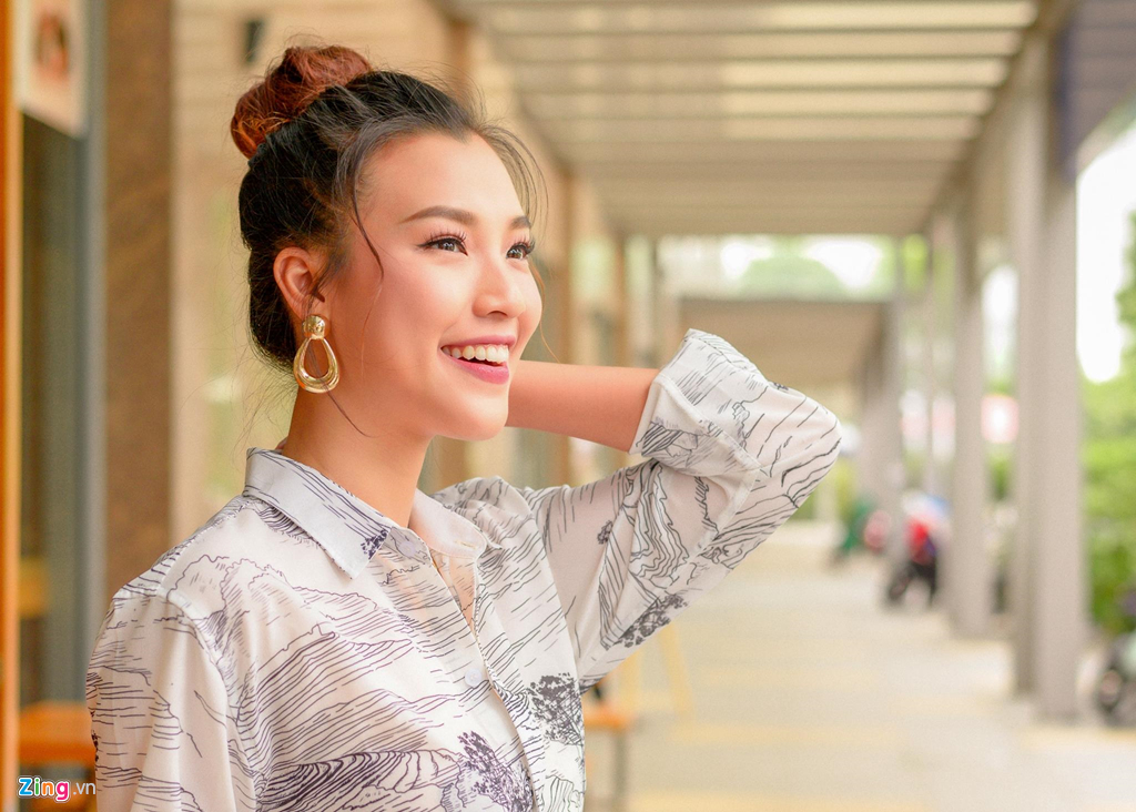 Hoang Oanh: 'Ban trai theo duoi mot nam ruoi toi moi nhan loi yeu' hinh anh 4