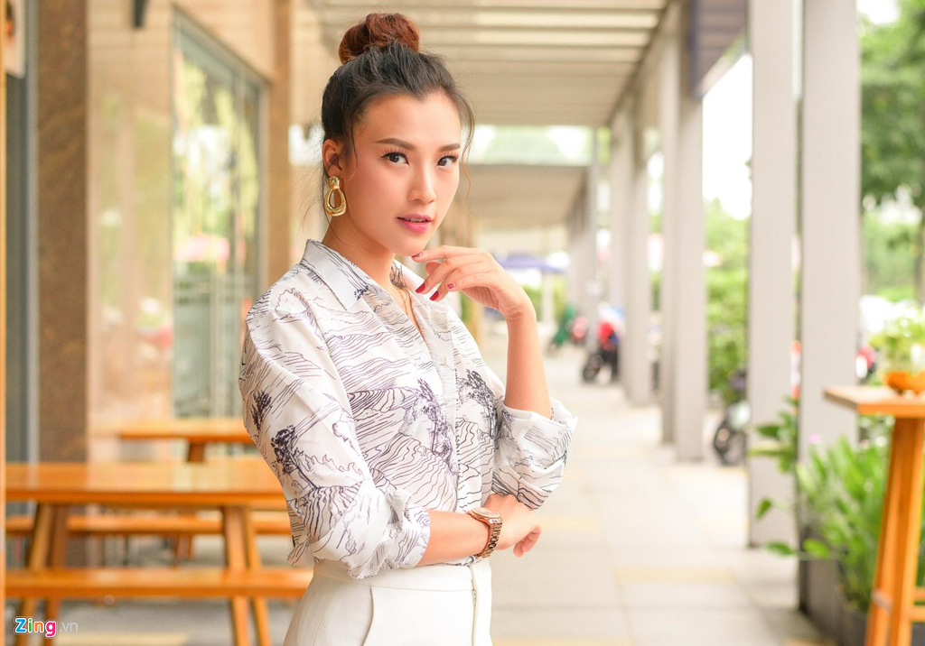 Hoang Oanh: 'Ban trai theo duoi mot nam ruoi toi moi nhan loi yeu' hinh anh 3