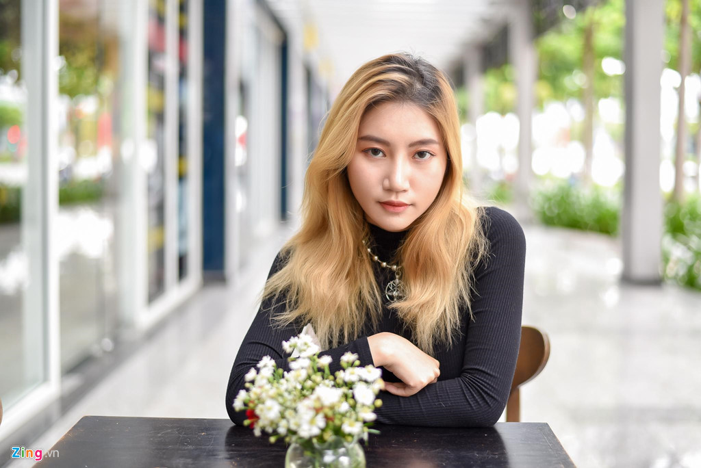 Ca si Orange: 'Toi bi keo vao tiep khach khi dien o bar' hinh anh 4