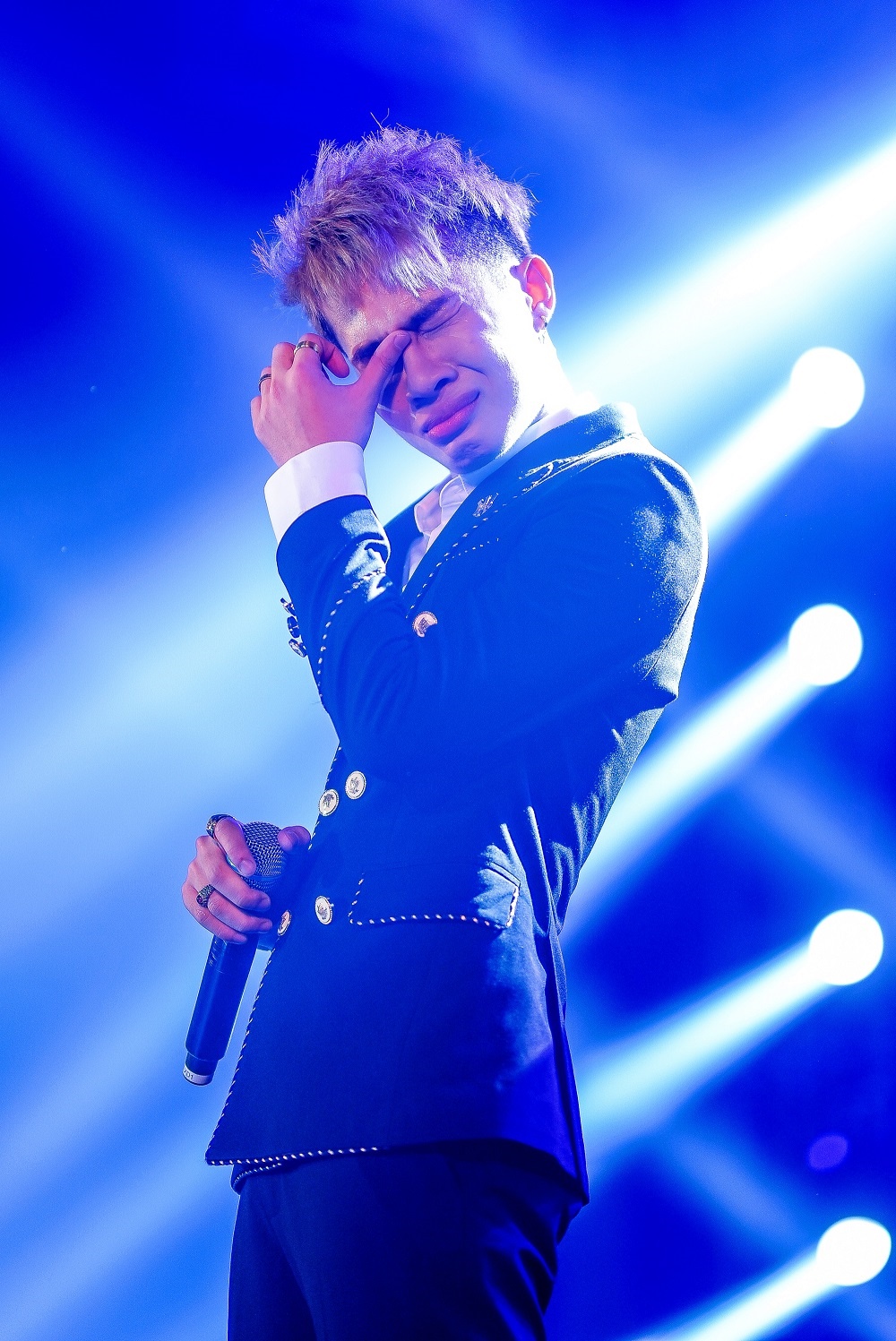 Cha cua Jack: 'Con than song khong noi, muon ve que ban tra sua' hinh anh 2 kicmjack23.jpg