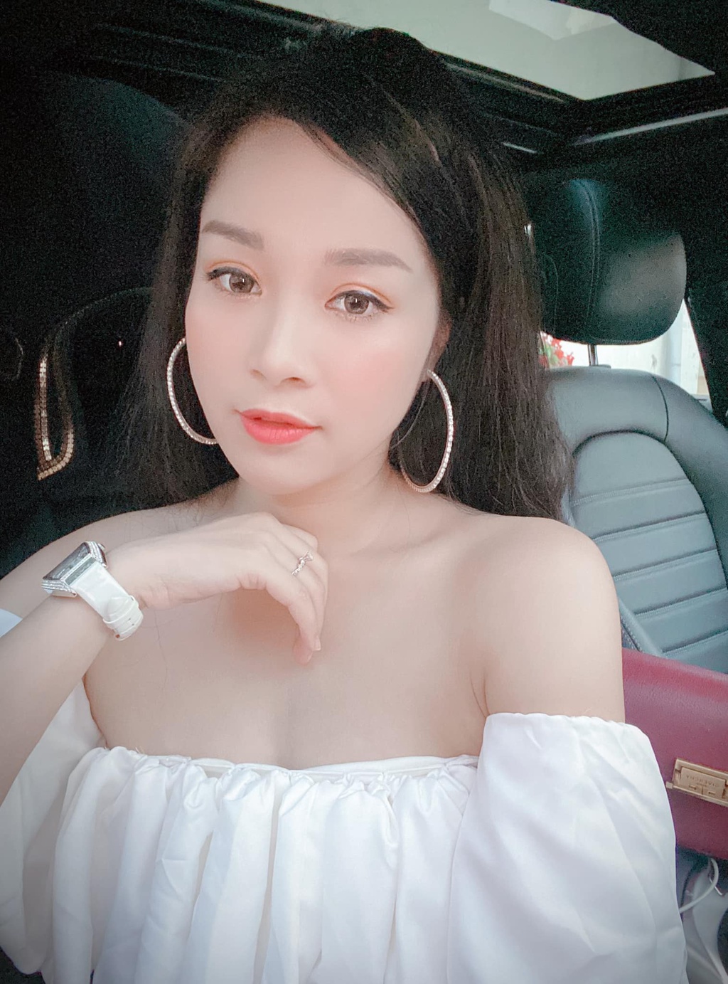 Minh Huong 'Vang Anh': 'Tu hao khi mang cong an hieu cap trung uy' hinh anh 4 87484029_10213332008374980_2779622084291067904_o.jpg