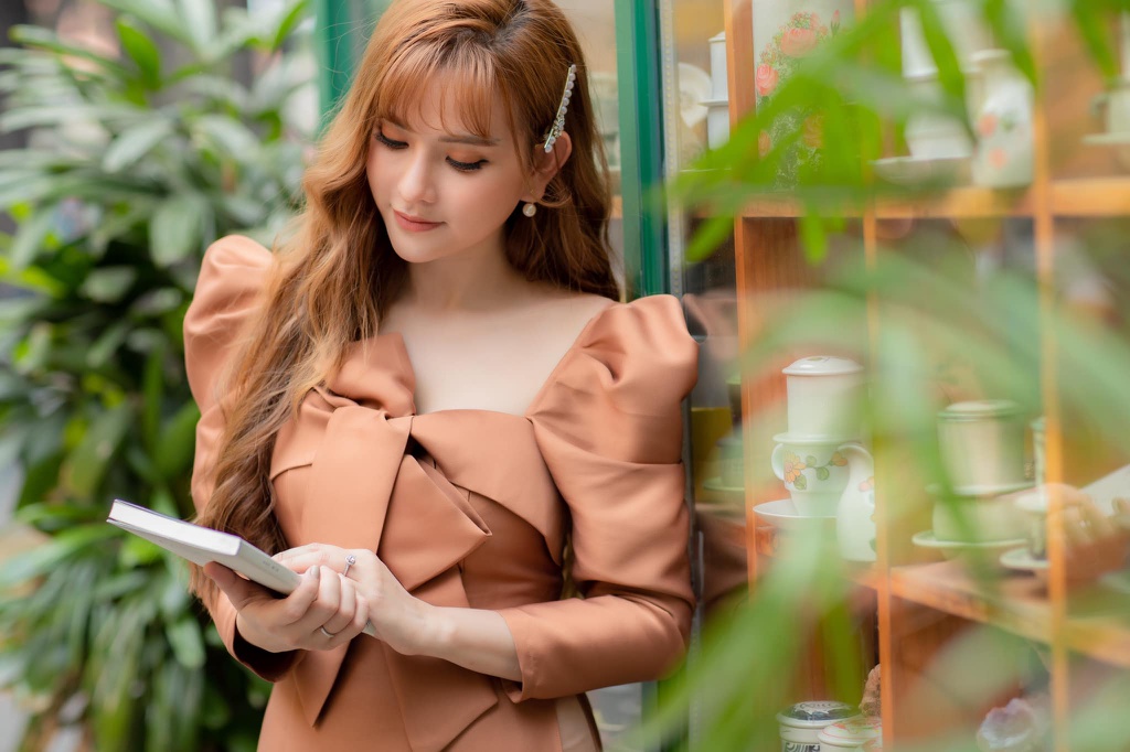 Ca si Thu Thuy to e-kip phim 'Hanh phuc cua me' dung chua nhac hinh anh 1 83004579_10216525830083527_4674907451693203456_o.jpg