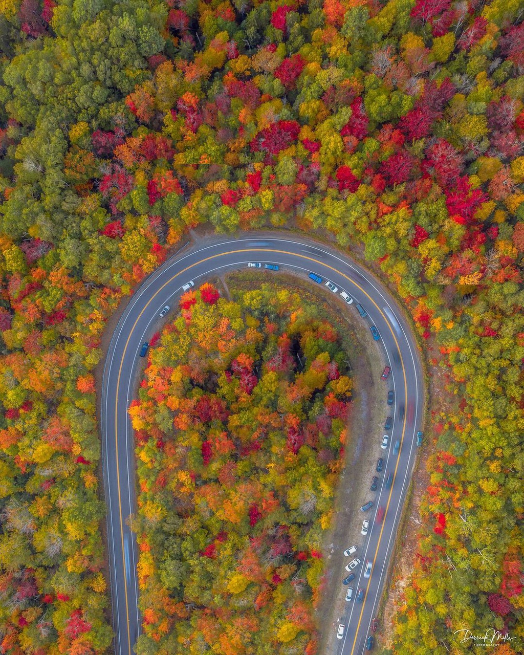 Cung đường cao tốc phủ kín rừng cây lá đỏ ở Mỹ 3_dcmillsphotos
