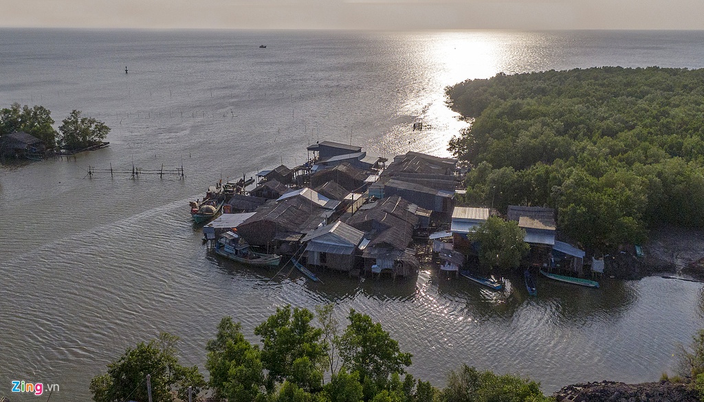 Xom dao o Ca Mau sau bien co trieu cuong hinh anh 1