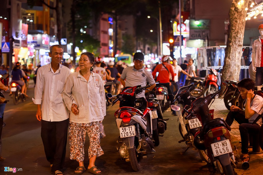 Pho thoi trang tu cao cap den hang nhai o trung tam TP.HCM hinh anh 11