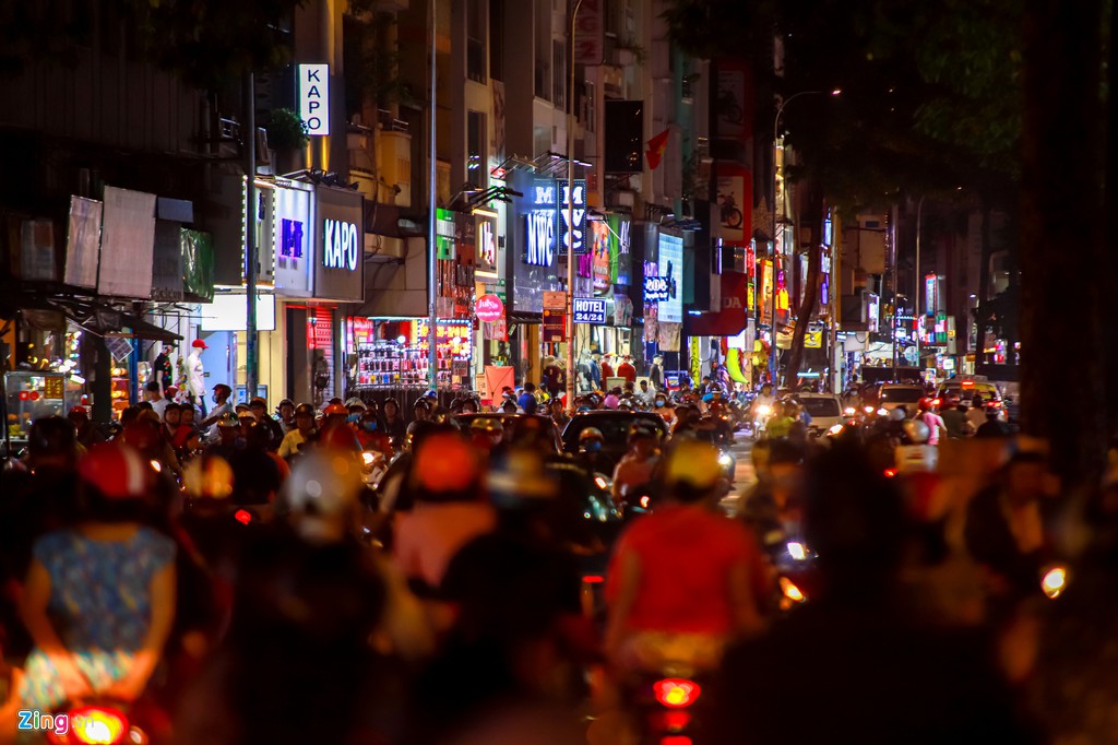 Pho thoi trang tu cao cap den hang nhai o trung tam TP.HCM hinh anh 13