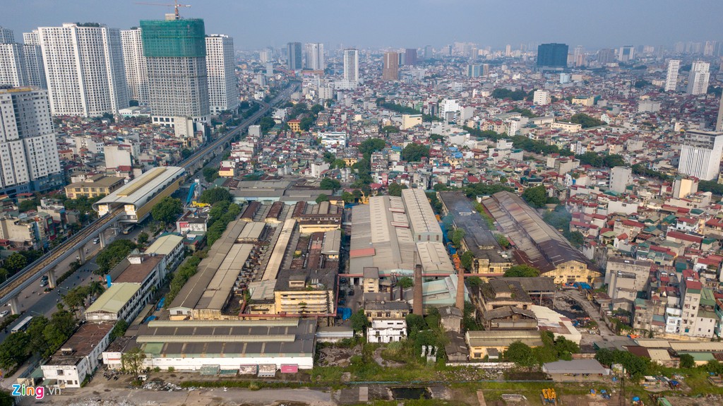 Hang loat nha may o nhiem trong long thanh pho Ha Noi hinh anh 1