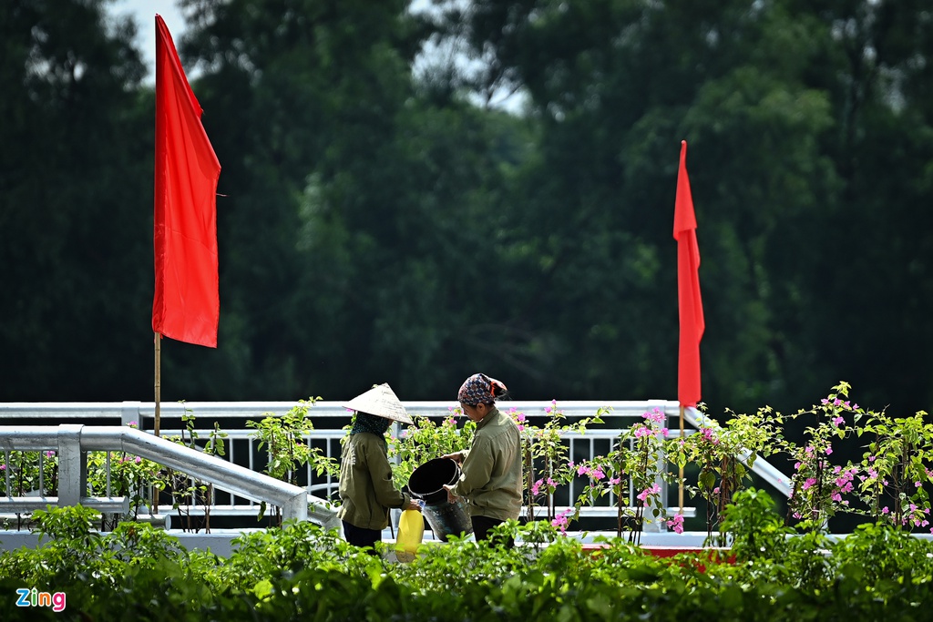 thong xe cau vuot thap qua ho linh dam anh 10