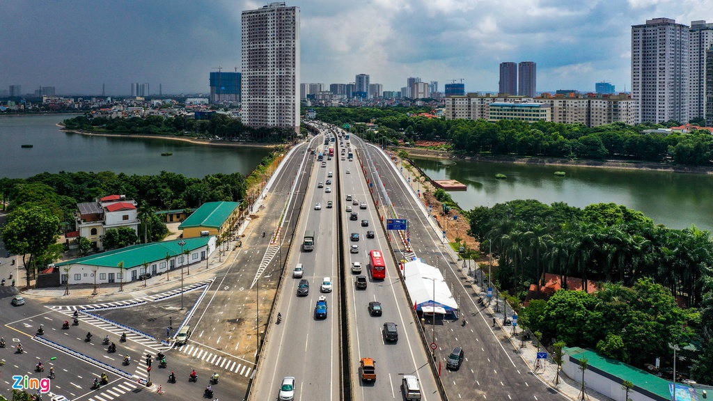 thong xe cau vuot thap qua ho linh dam anh 2