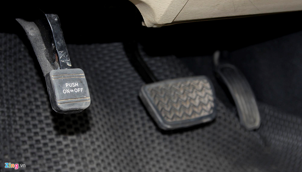 Toyota Venza 10 nam tuoi gia gan 800 trieu dong hinh anh 8