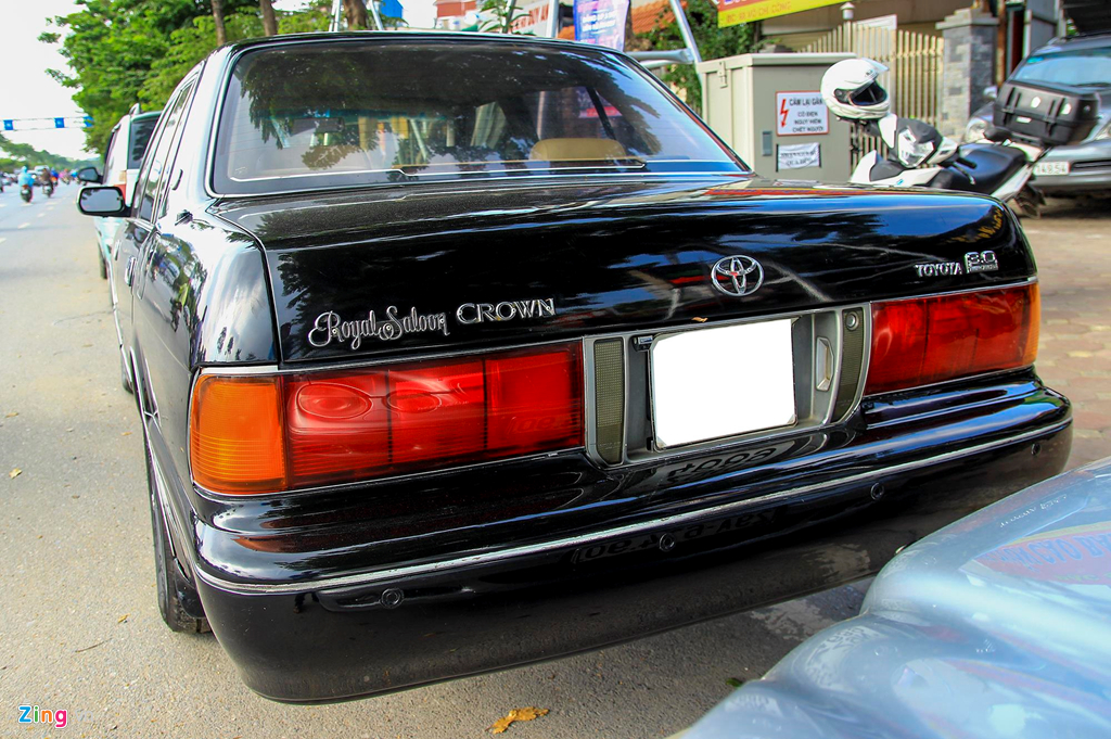 Toyota Crown - 'Xe cho VIP' nhung nam 90 co gi dac biet? hinh anh 4