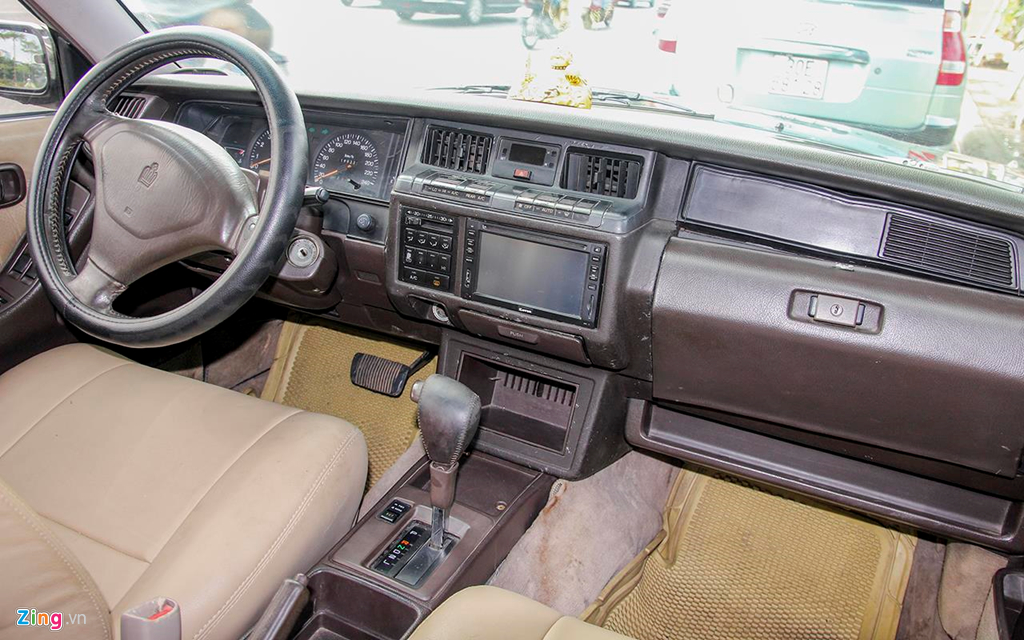 Toyota Crown - 'Xe cho VIP' nhung nam 90 co gi dac biet? hinh anh 6