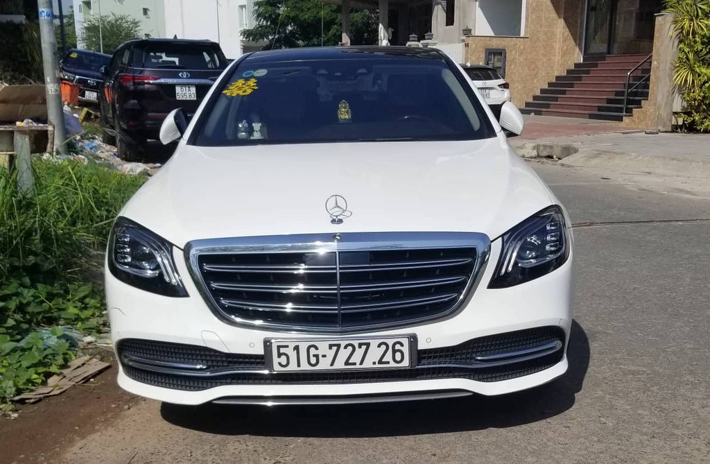 Dan xe Rolls-Royce, Maybach xuat hien trong le cuoi Bao Thy hinh anh 11