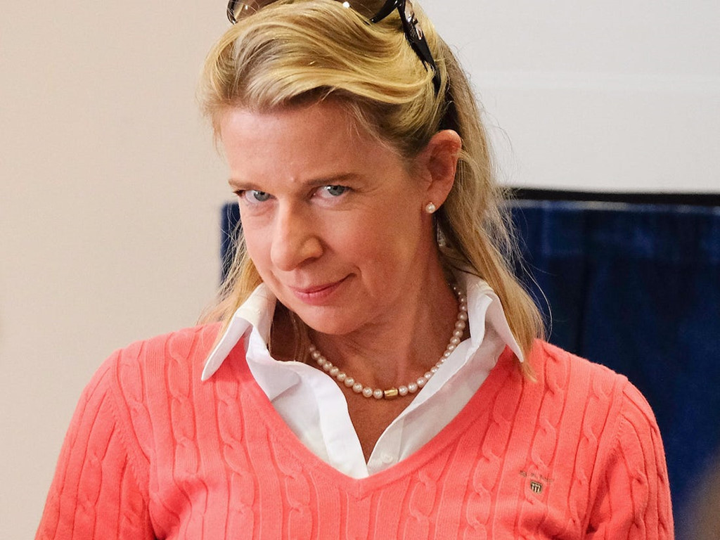 Kich dong tren mang xa hoi: Sao hang A bi sa thai va tay chay hinh anh 1