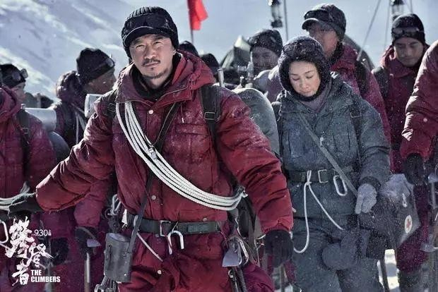 Phim Trung Quoc pho truong, gay ao tuong suc manh quan su nhu the nao? hinh anh 4