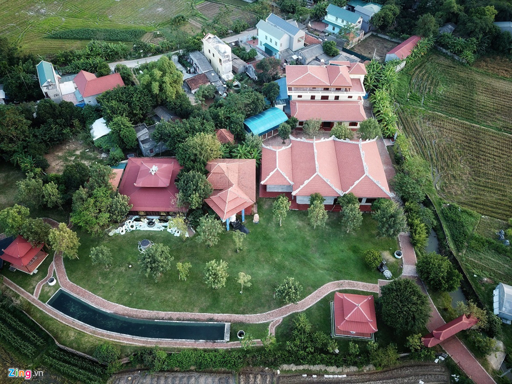 Biet phu, trang trai duoc su Toan xay dung ben canh chua Nga Hoang hinh anh 7