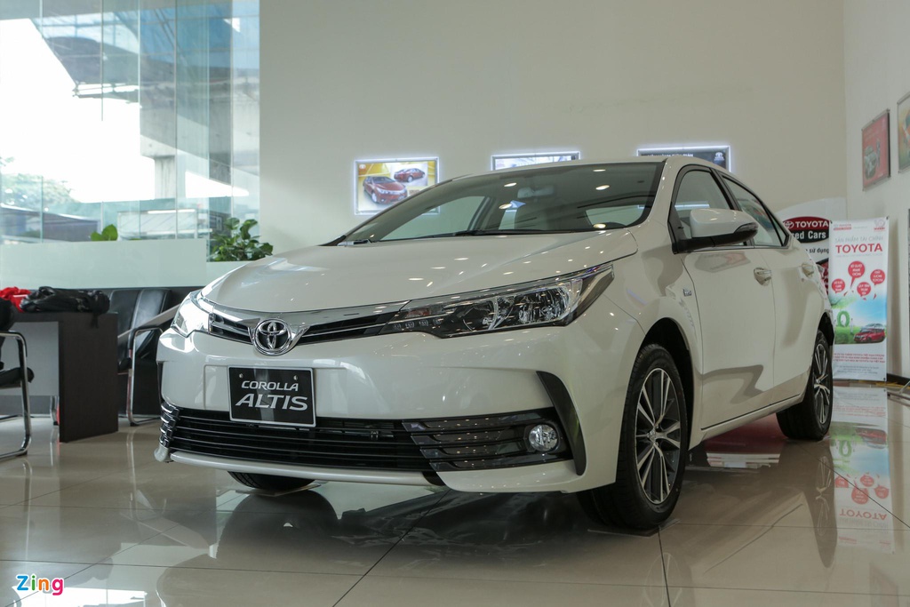 Voi 700 trieu dong, chon sedan hang C nao? hinh anh 4 Toyota_Altis_zing_121.jpg