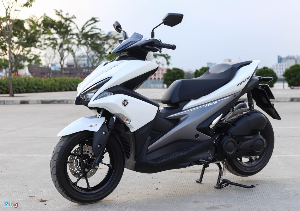 Thi truong xe may Viet thay doi the nao sau 10 nam? hinh anh 3 Yamaha_NVX_zing_3.jpg