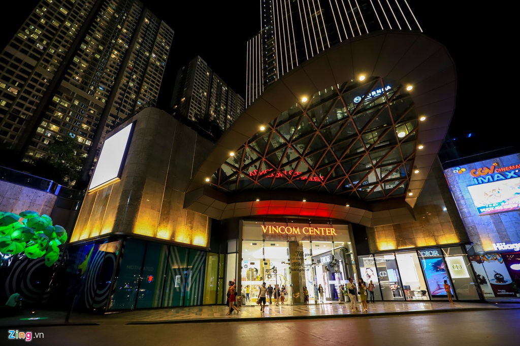 Canh vang lang khac la o cac trung tam thuong mai TP.HCM hinh anh 1 tttm_zing28.JPG