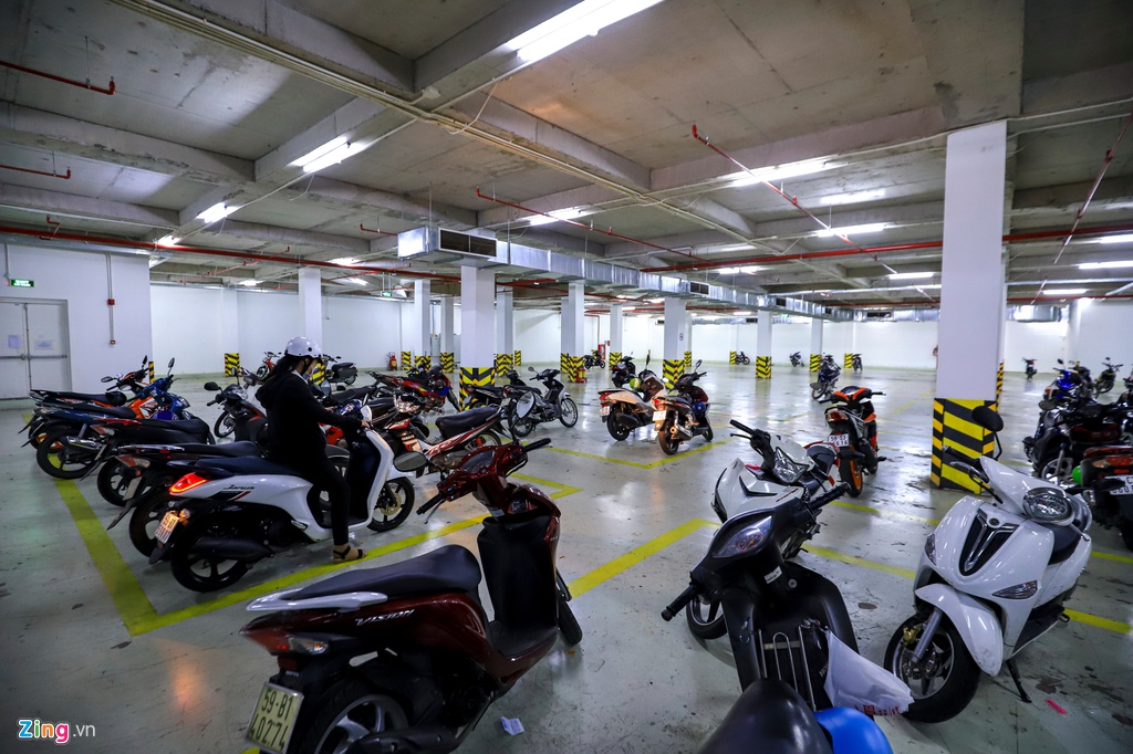 Canh vang lang khac la o cac trung tam thuong mai TP.HCM hinh anh 2 tttm_zing30.JPG